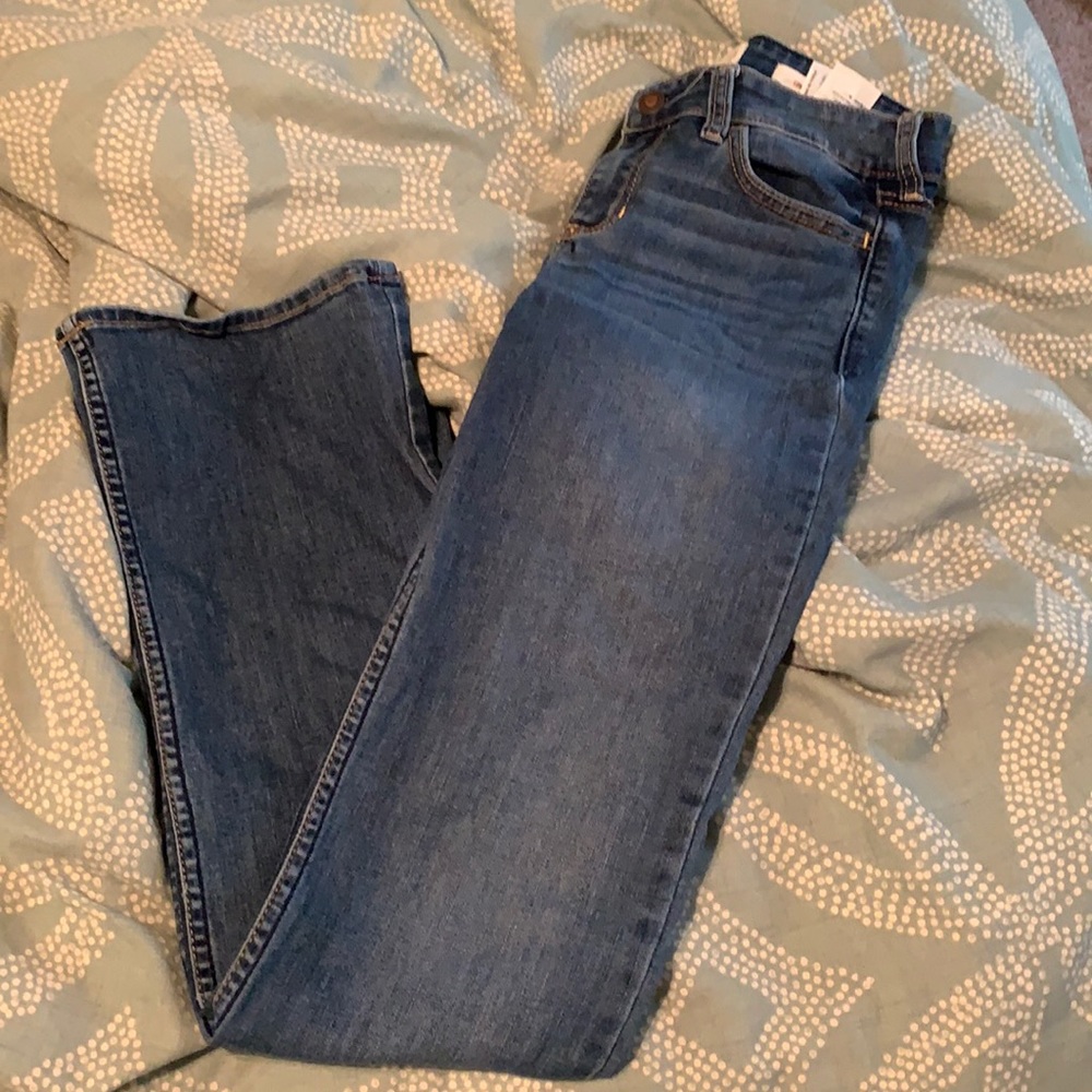 hollister boot cut low rise jeans. size 7R